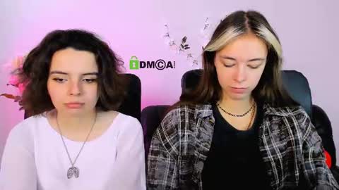 mia_mooon_ online show from June 20, 8:28 am