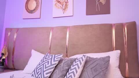 Mia online show from March 18, 12:08 pm