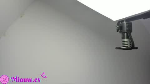 Snapshot of mia_nevaeh chatting on December 9, 9:37 pm Mia Nevaeh - follow me online show from December 9, 9:37 pm