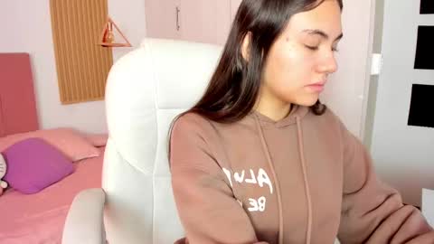 Snapshot of mia_nevaeh chatting on February 21, 9:00 pm Mia Nevaeh - follow me online show from February 21, 9:00 pm