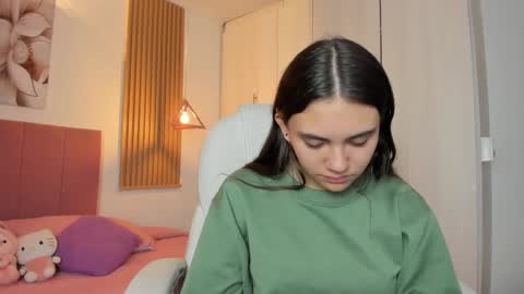 Snapshot of mia_nevaeh chatting on March 3, 8:54 pm Mia Nevaeh - follow me online show from March 3, 8:54 pm