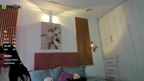 Snapshot of mia_nevaeh chatting on June 20, 8:11 pm Mia Nevaeh - follow me online show from June 20, 8:11 pm