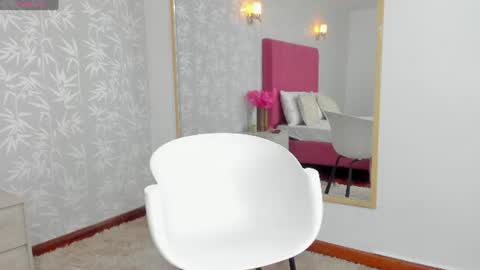 Snapshot of mia_noir2701 chatting on June 20, 11:57 am Mia online show from June 20, 11:57 am