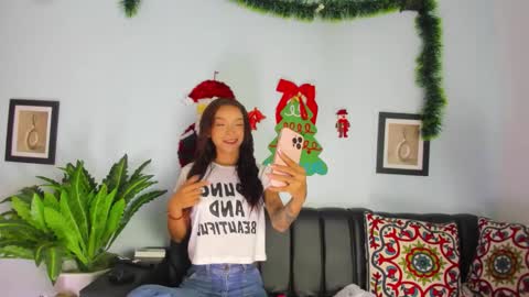 mia_petite72 online show from December 16, 9:53 pm