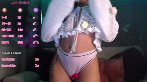 Snapshot of mia_petitebaby chatting on September 19, 3:30 am  Ma  online show from September 19, 3:30 am