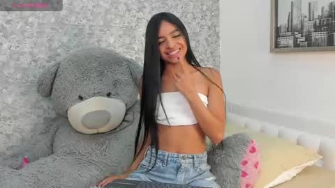 Mia online show from May 5, 3:03 am