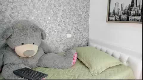 Mia online show from May 27, 2:41 am