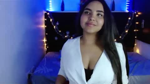 Snapshot of mia_peyton chatting on December 7, 5:09 pm Mia online show from December 7, 5:09 pm