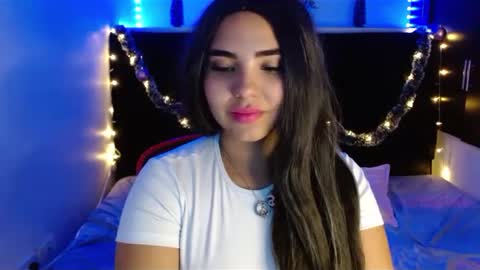 Snapshot of mia_peyton chatting on December 26, 1:54 pm Mia online show from December 26, 1:54 pm
