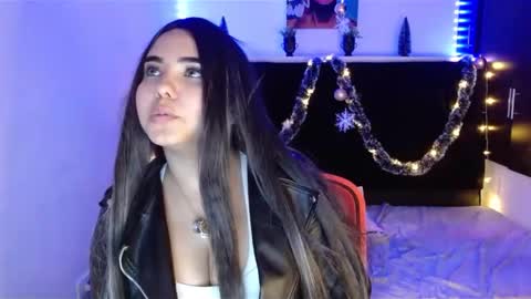 Snapshot of mia_peyton chatting on December 27, 3:59 pm Mia online show from December 27, 3:59 pm