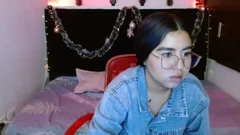 Snapshot of mia_peyton chatting on December 28, 4:30 pm Mia online show from December 28, 4:30 pm