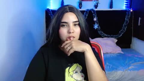 Snapshot of mia_peyton chatting on December 30, 4:19 pm Mia online show from December 30, 4:19 pm