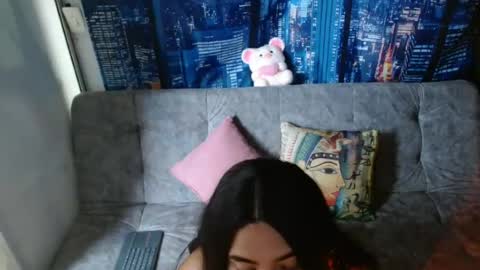 Snapshot of mia_peyton chatting on June 16, 3:58 pm Mia online show from June 16, 3:58 pm