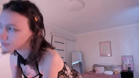Snapshot of mia_pimmy chatting on May 3, 4:07 am Mia Pimmy online show from May 3, 4:07 am