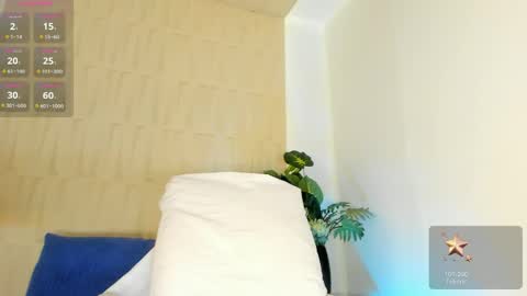 Snapshot of mia_pineda chatting on May 24, 2:22 pm Mariana online show from May 24, 2:22 pm