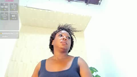 Snapshot of mia_pineda chatting on May 27, 9:28 am Mariana online show from May 27, 9:28 am