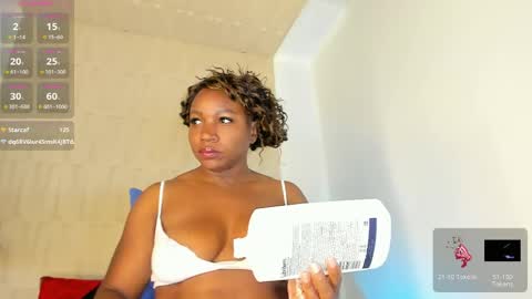 Snapshot of mia_pineda chatting on June 2, 7:27 pm Mariana online show from June 2, 7:27 pm