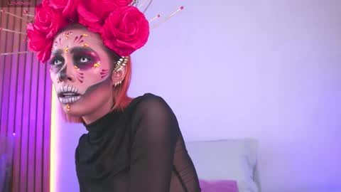 Mia Reeves online show from October 31, 8:43 pm