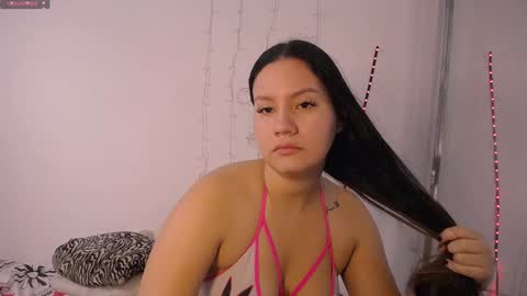 Snapshot of mia_reys chatting on December 16, 12:38 pm mia reys online show from December 16, 12:38 pm