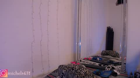 Snapshot of mia_reys chatting on February 2, 4:54 pm mia reys online show from February 2, 4:54 pm