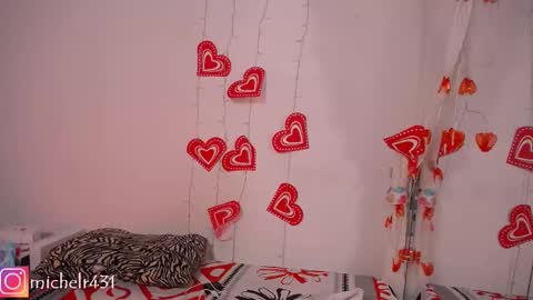 Snapshot of mia_reys chatting on February 15, 11:39 am mia reys online show from February 15, 11:39 am