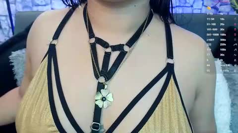 Mia online show from November 17, 5:08 pm