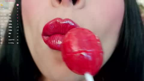 Mia online show from November 27, 8:22 pm