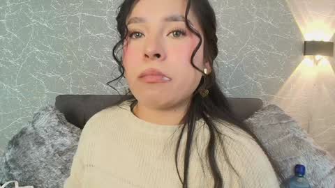 Mia Roux online show from January 5, 7:28 pm