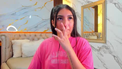 Snapshot of mia_russell_ chatting on September 19, 7:58 pm Mia online show from September 19, 7:58 pm