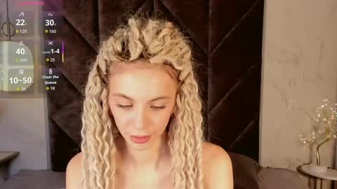 Mia online show from October 28, 8:51 am