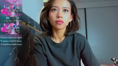 Mia online show from January 26, 12:01 pm