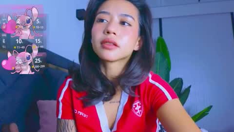 Mia online show from October 8, 4:04 pm