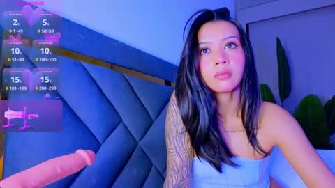 Mia online show from March 23, 6:45 pm