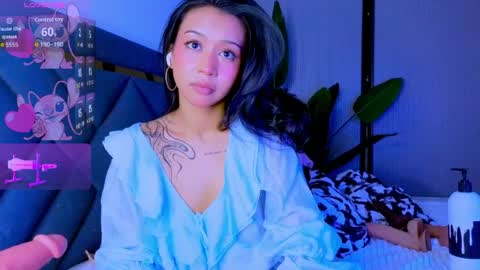 Mia online show from April 3, 8:40 pm