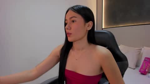 M I A online show from January 16, 11:58 am