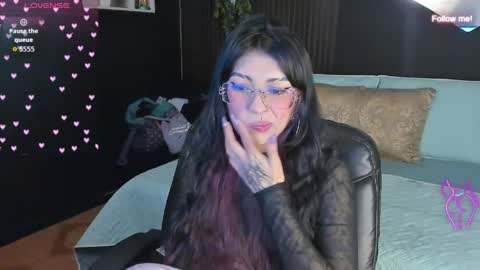 Mia online show from May 31, 6:21 am