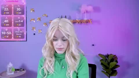 mia_starrr_ online show from January 14, 9:48 am