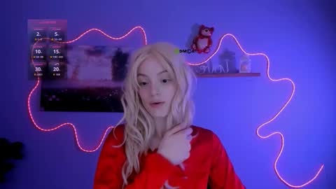 mia_starrr_ online show from March 4, 8:48 pm