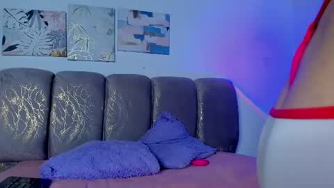 Snapshot of mia_sweetie1 chatting on July 17, 7:08 pm mia_sweetie1 online show from July 17, 7:08 pm