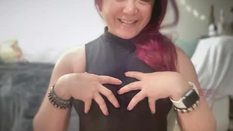 Snapshot of mia_temptress chatting on April 12, 2:38 am Mia online show from April 12, 2:38 am