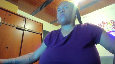 Snapshot of mia_thonson_ chatting on January 22, 2:04 am Mia MODELO SCORE online show from January 22, 2:04 am