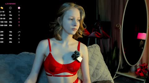 Snapshot of mia_vebes chatting on January 9, 5:22 pm Mia online show from January 9, 5:22 pm
