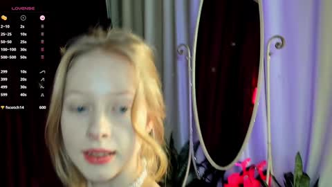 Snapshot of mia_vebes chatting on January 11, 12:01 am Mia online show from January 11, 12:01 am