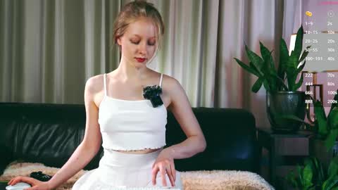 Snapshot of mia_vebes chatting on September 19, 2:51 pm Mia online show from September 19, 2:51 pm