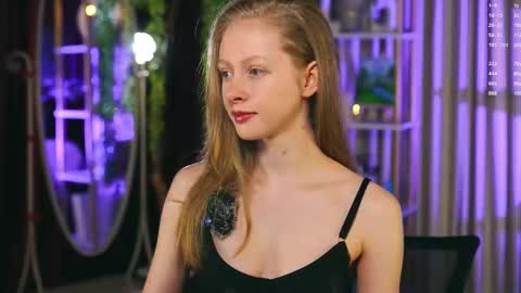 Mia online show from February 24, 4:49 pm