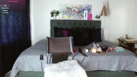 MIA  online show from October 5, 2:15 pm