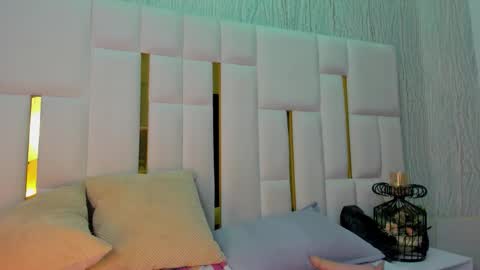 mia_vy online show from February 24, 7:12 pm