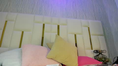 Snapshot of mia_vy chatting on May 5, 3:03 am mia_vy online show from May 5, 3:03 am