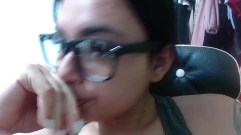 Snapshot of mia_w22 chatting on November 18, 4:39 am mia_w22 online show from November 18, 4:39 am