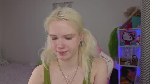 Mia online show from April 22, 3:09 am